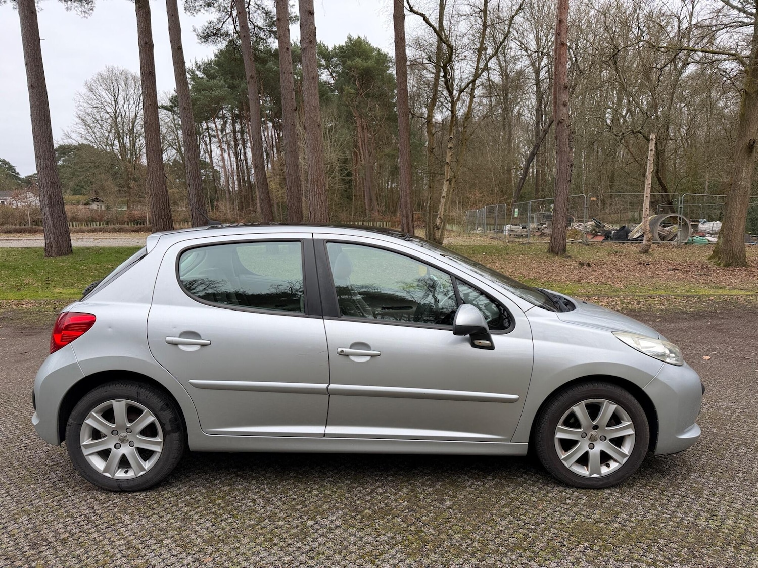 Used Peugeot 207 for sale - 77752881: Photo 6