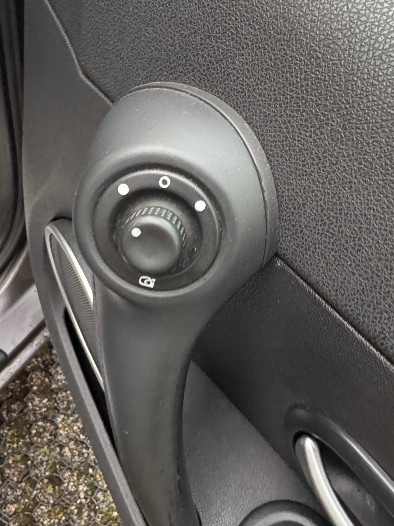 Used Renault Clio for sale - 77808702: Photo 17