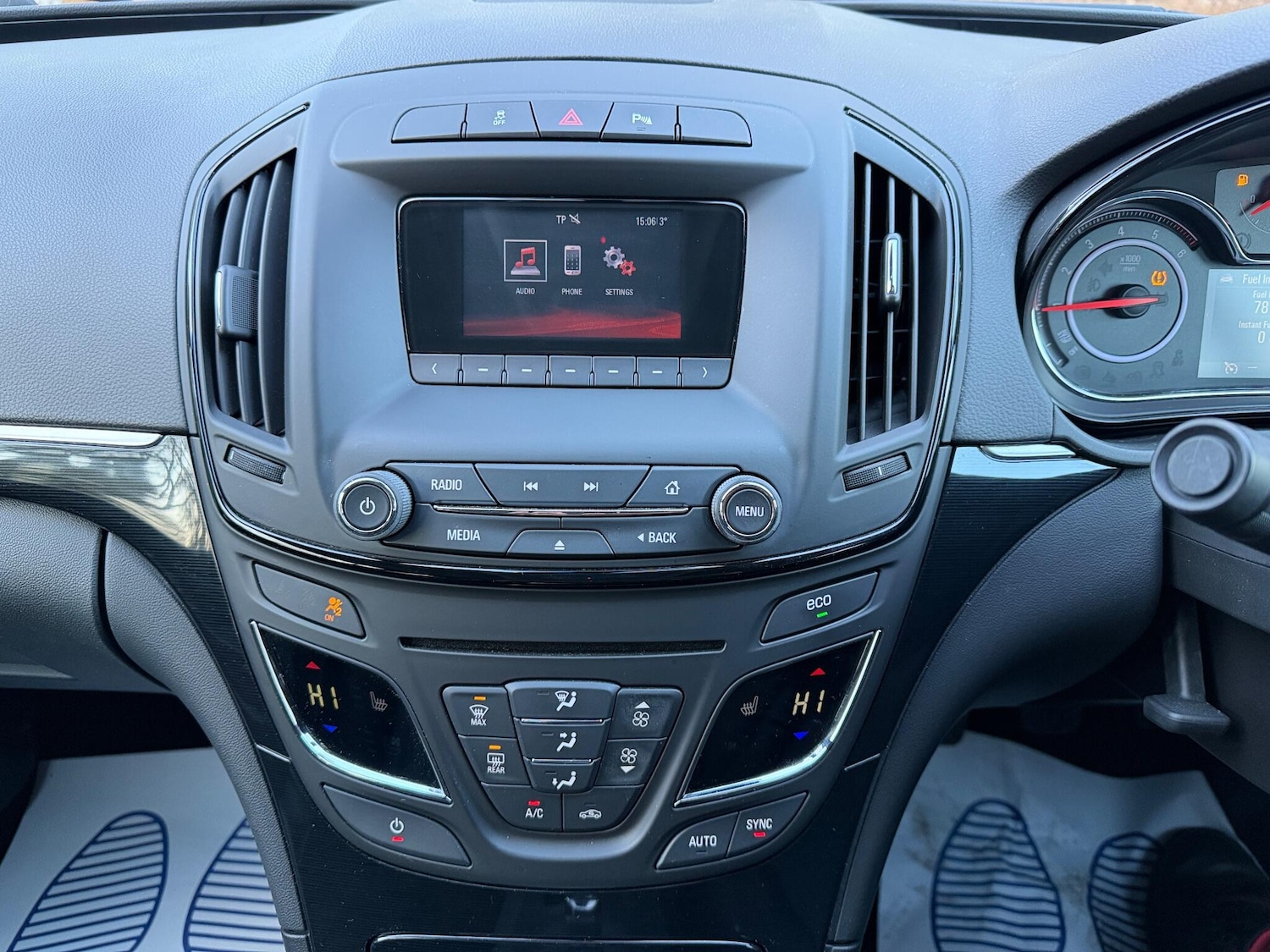 Used Vauxhall Insignia 2015 for sale - 77101917: Photo 29