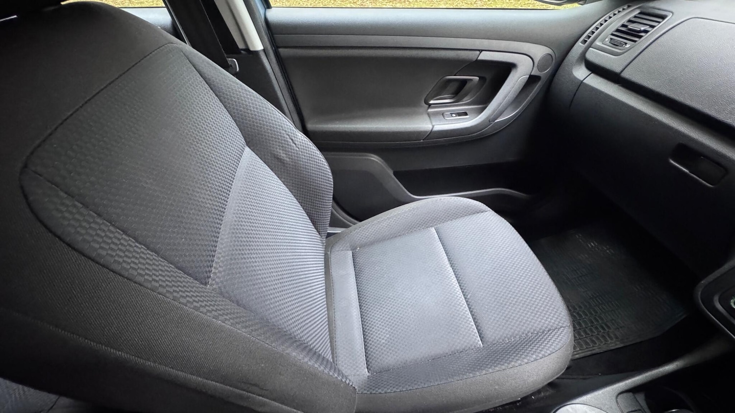 Used Skoda Fabia 2010 for sale - 77039683: Photo 41