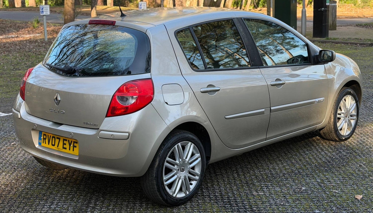 Used Renault Clio for sale - 77753912: Photo 11