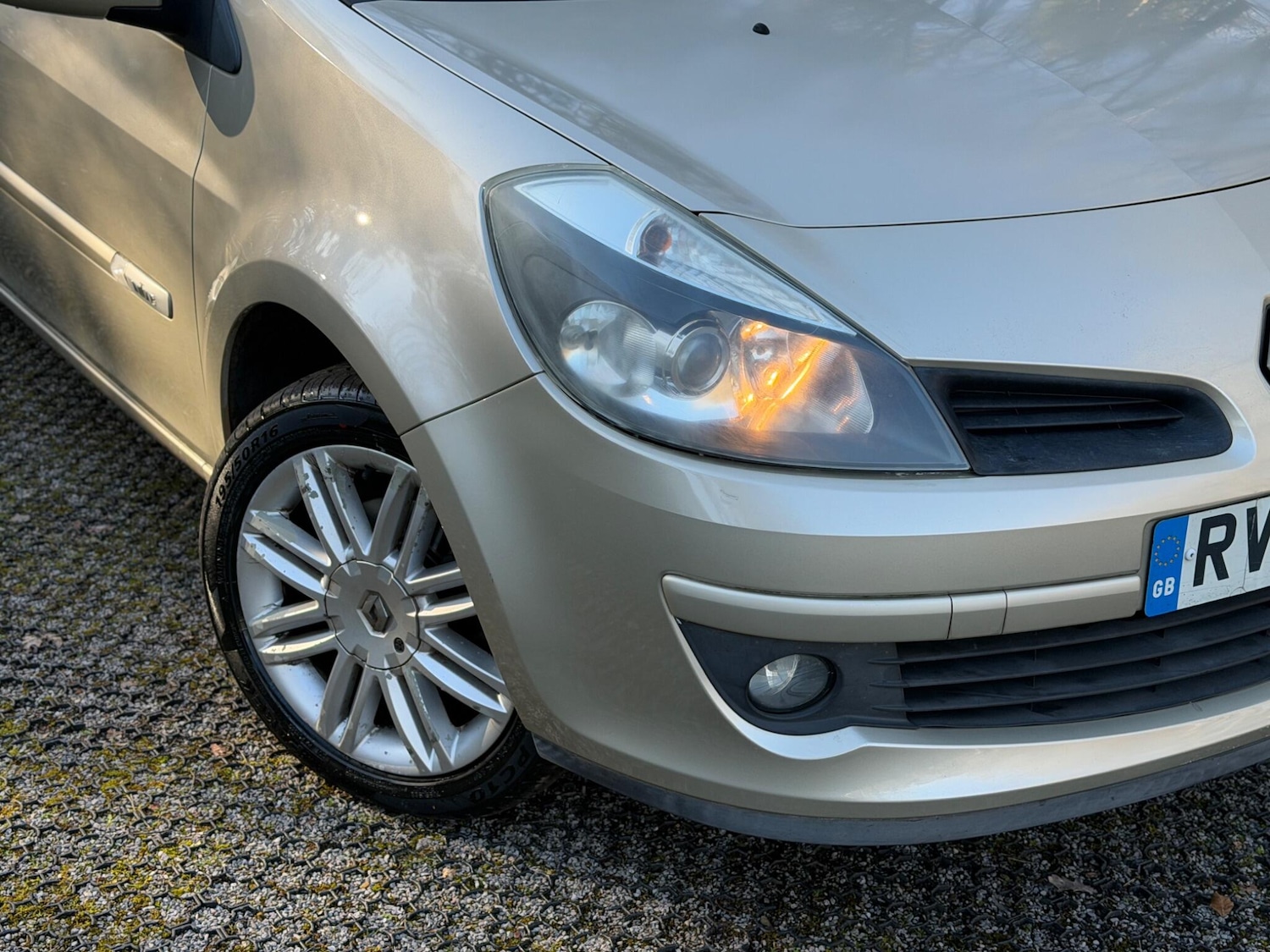 Used Renault Clio for sale - 77753912: Photo 15