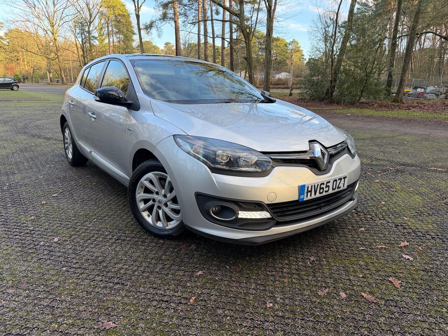 Used Renault Megane 2015 for sale - 77396621: Photo 2