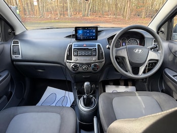 Used Hyundai i20 2014 for sale - 77320914: Photo