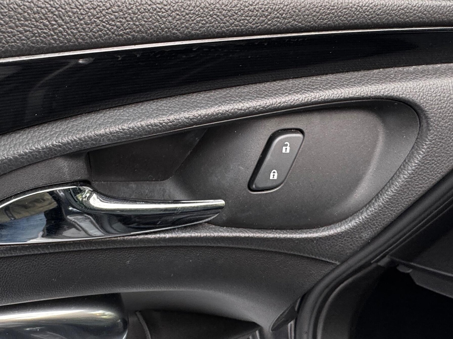 Used Vauxhall Insignia 2014 for sale - 77131969: Photo 40