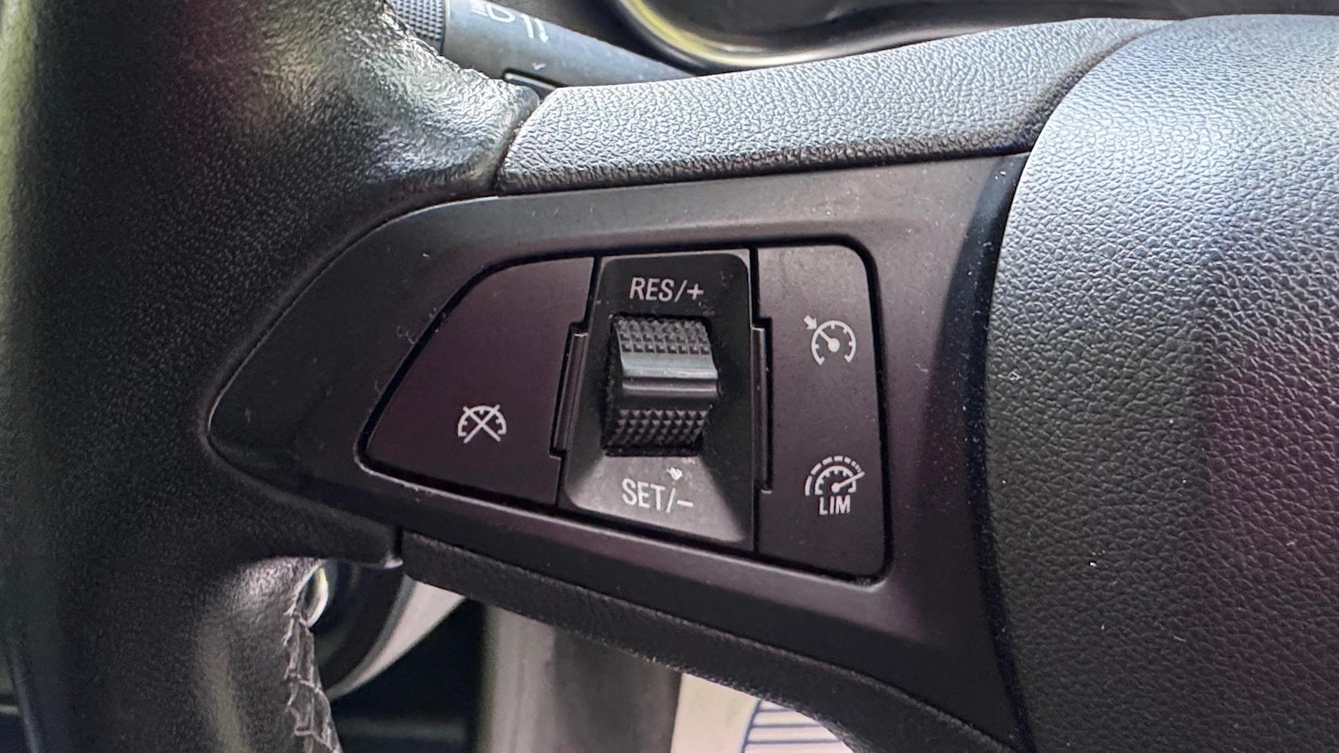 Used Vauxhall Viva 2016 for sale - 77040549: Photo 24