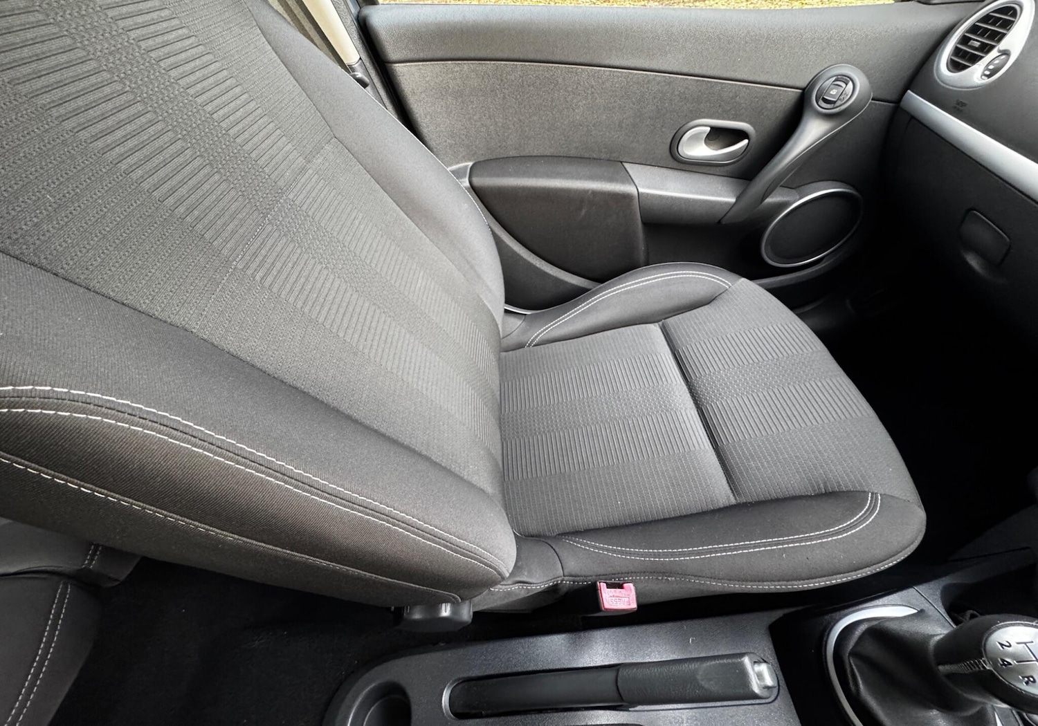 Used Renault Clio 2009 for sale - 77091423: Photo 38