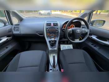 Used Toyota Auris 2011 for sale - 79533510: Photo