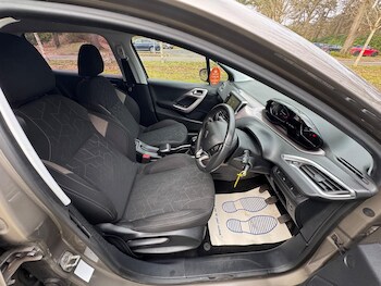 Used Peugeot 2008 2015 for sale - 77695811: Photo