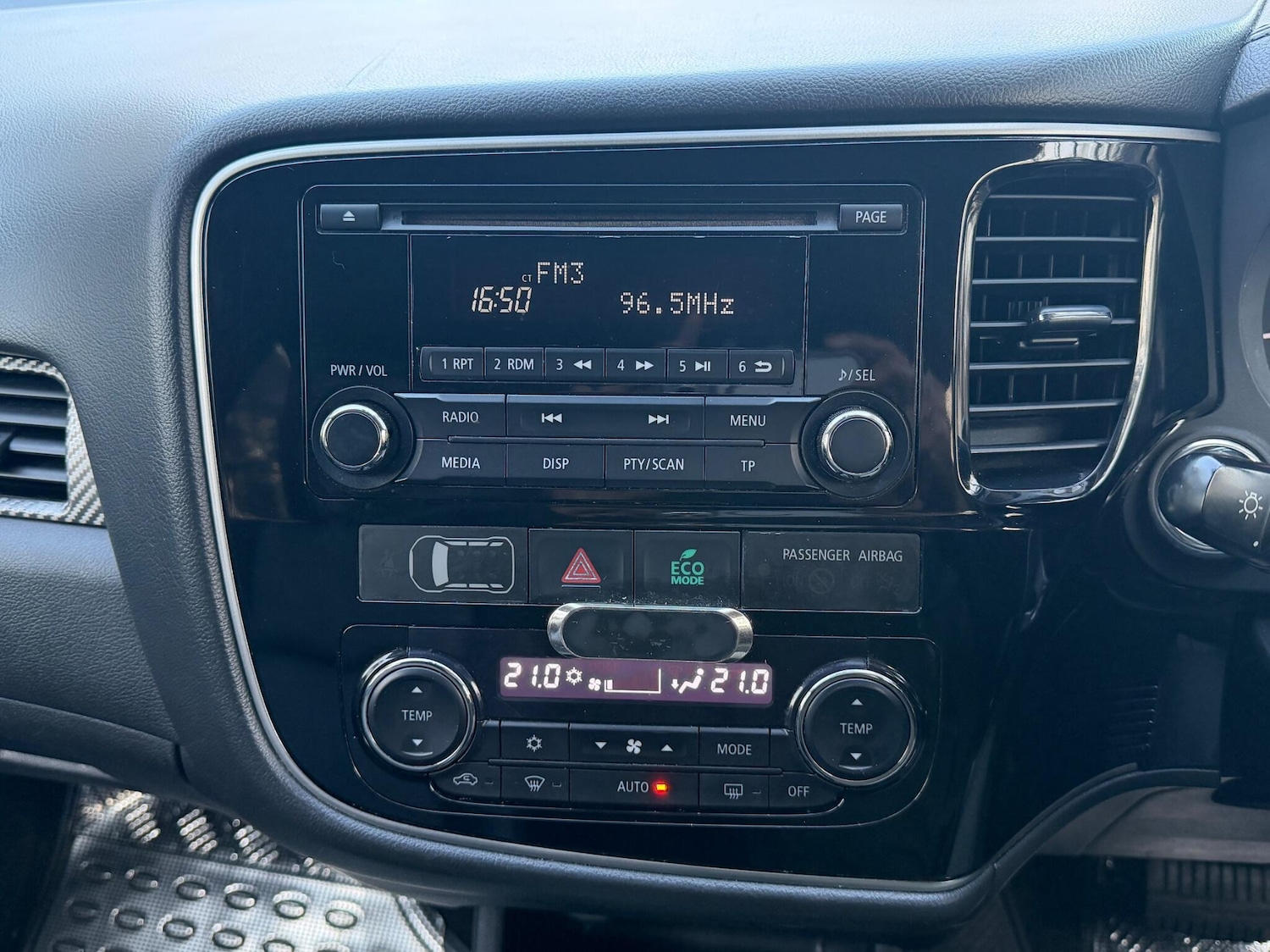 Used Mitsubishi Outlander for sale - 77825109: Photo 36