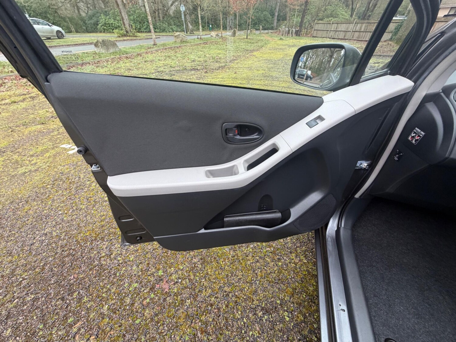 Used Toyota Yaris 2009 for sale - 78058073: Photo 20