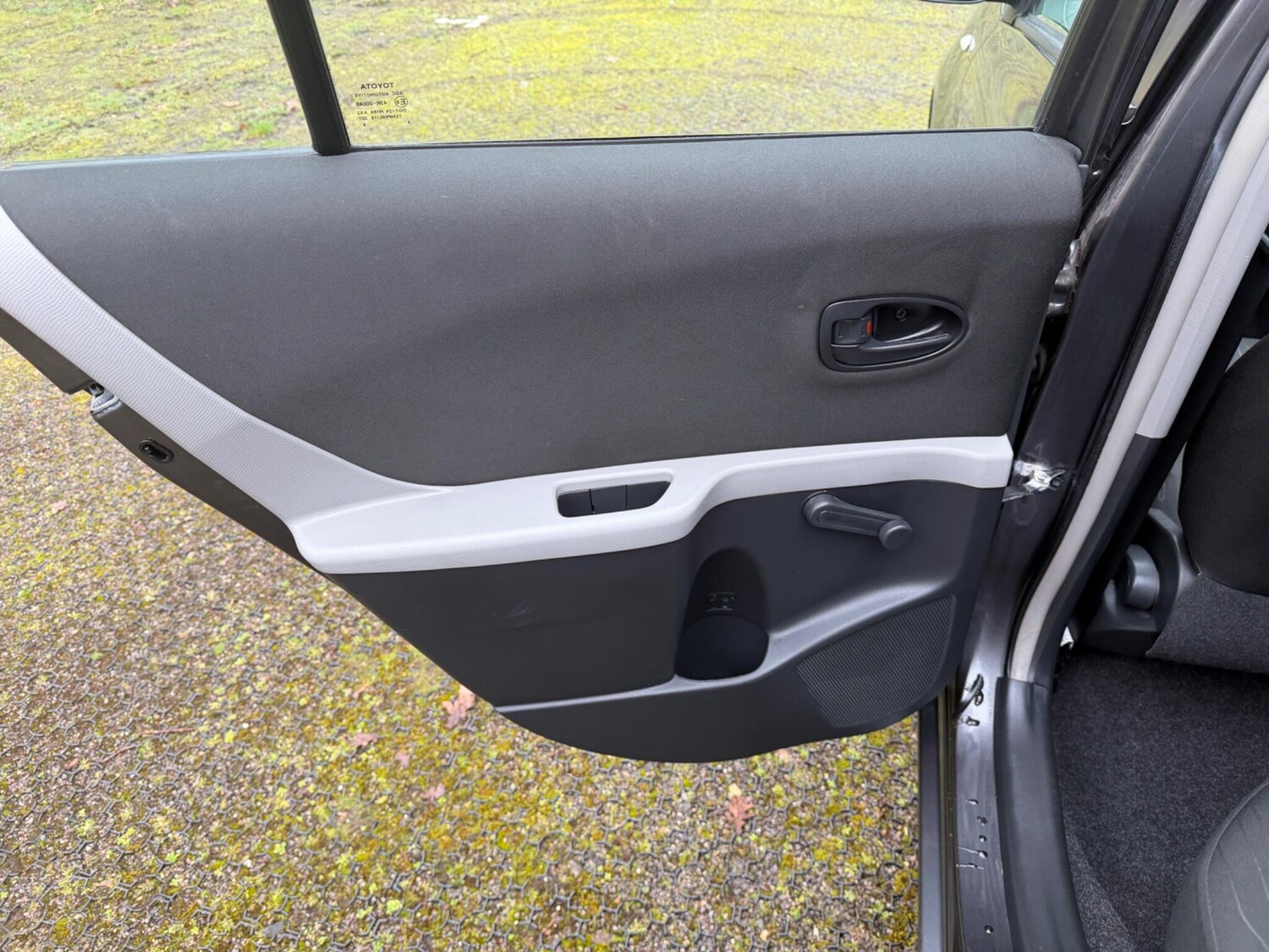 Used Toyota Yaris 2009 for sale - 78058073: Photo 22