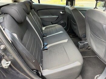 Used Dacia Sandero Stepway 2017 for sale - 78291639: Photo