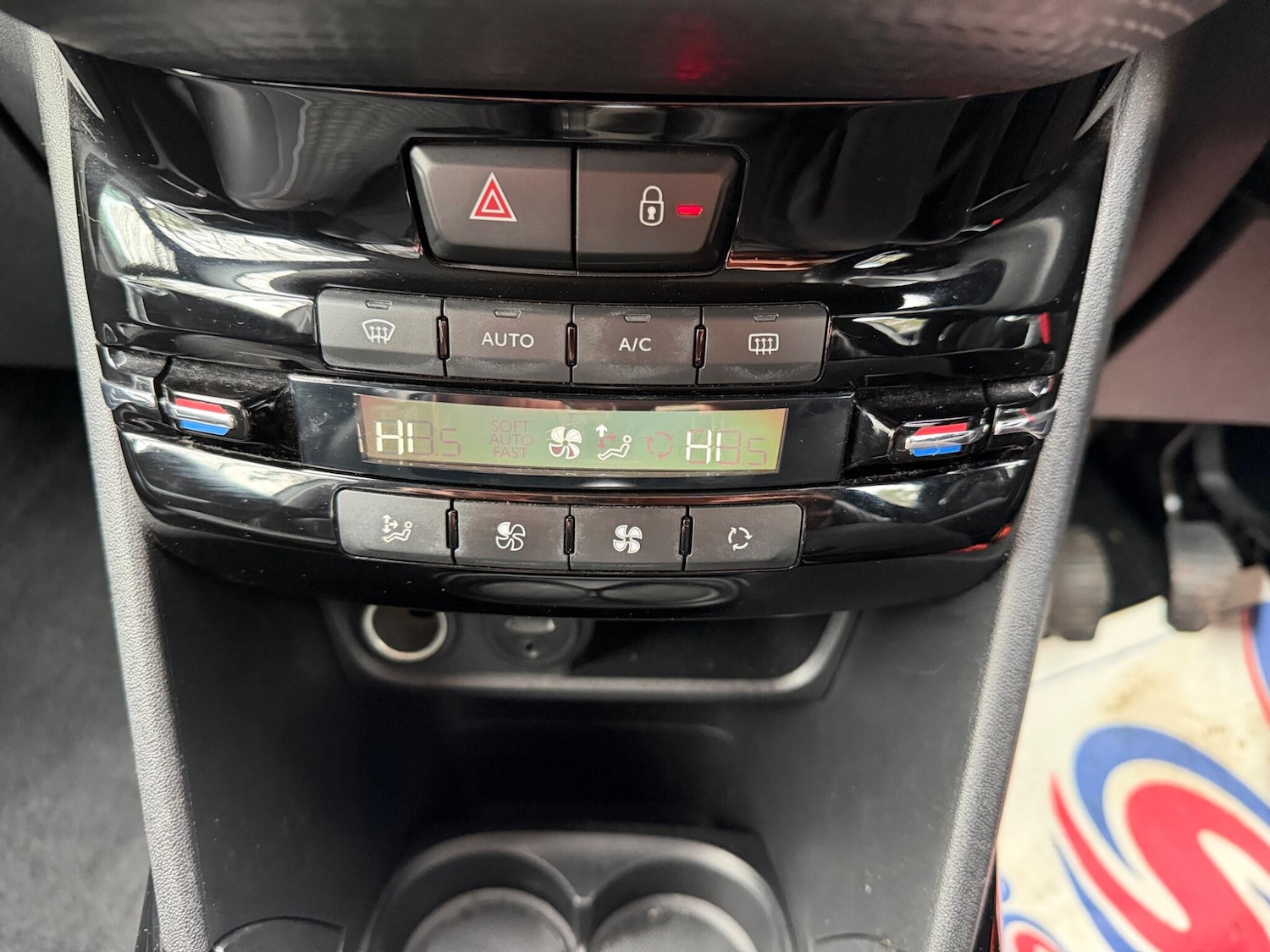 Used Peugeot 2008 2016 for sale - 77524985: Photo 27