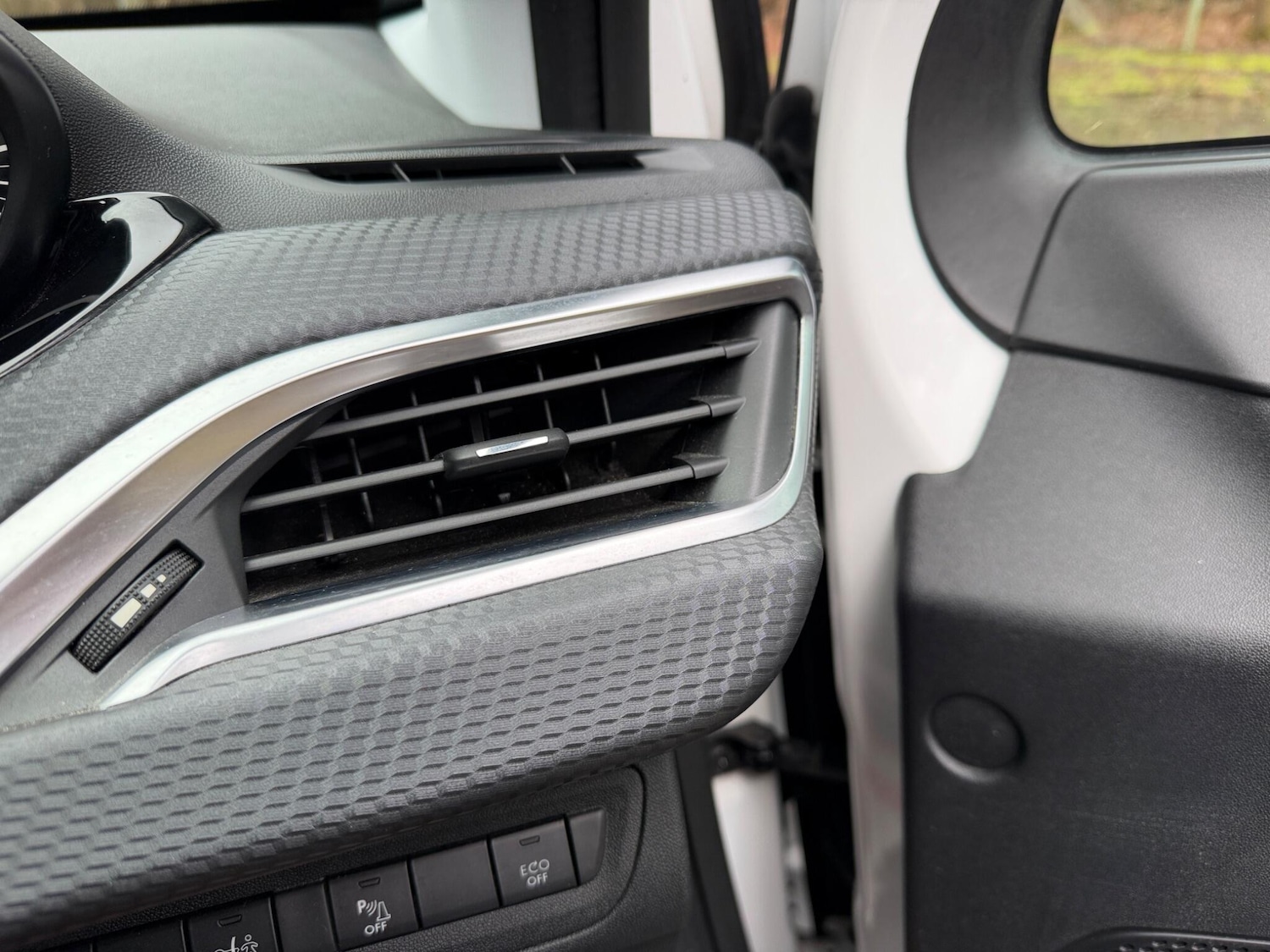 Used Peugeot 2008 2016 for sale - 77524985: Photo 36