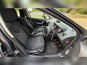 Used Peugeot 308 2011 for sale - 79317036: Photo