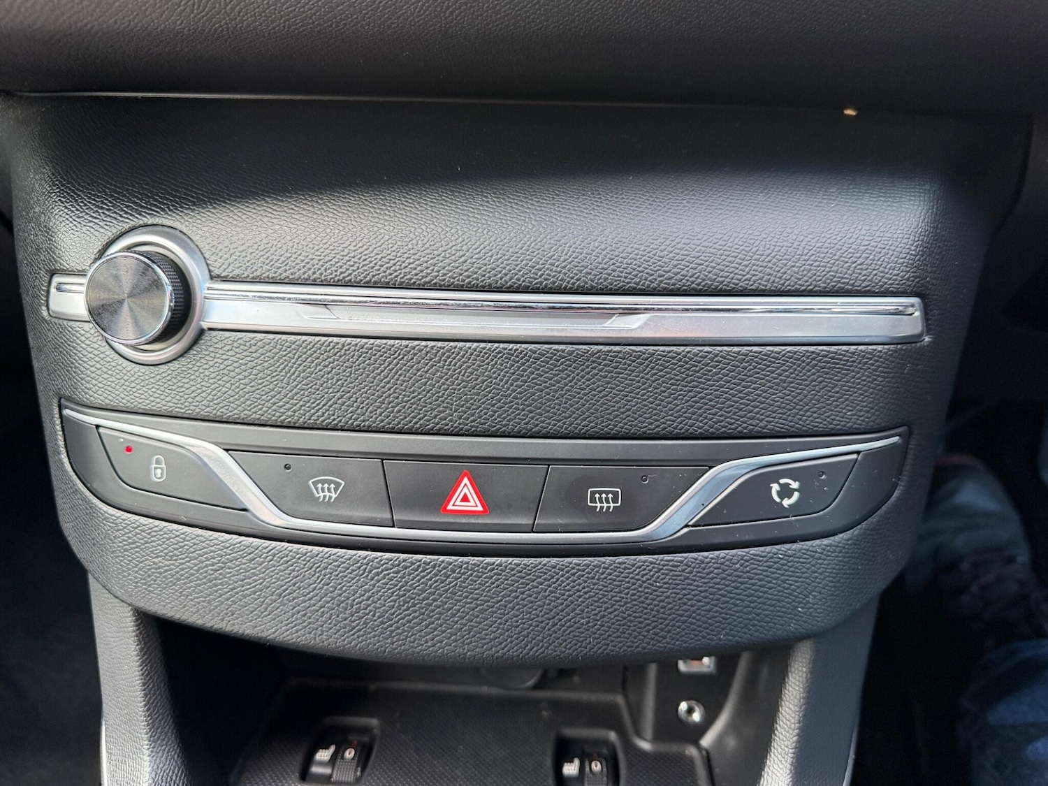 Used Peugeot 308 2015 for sale - 77456499: Photo 26