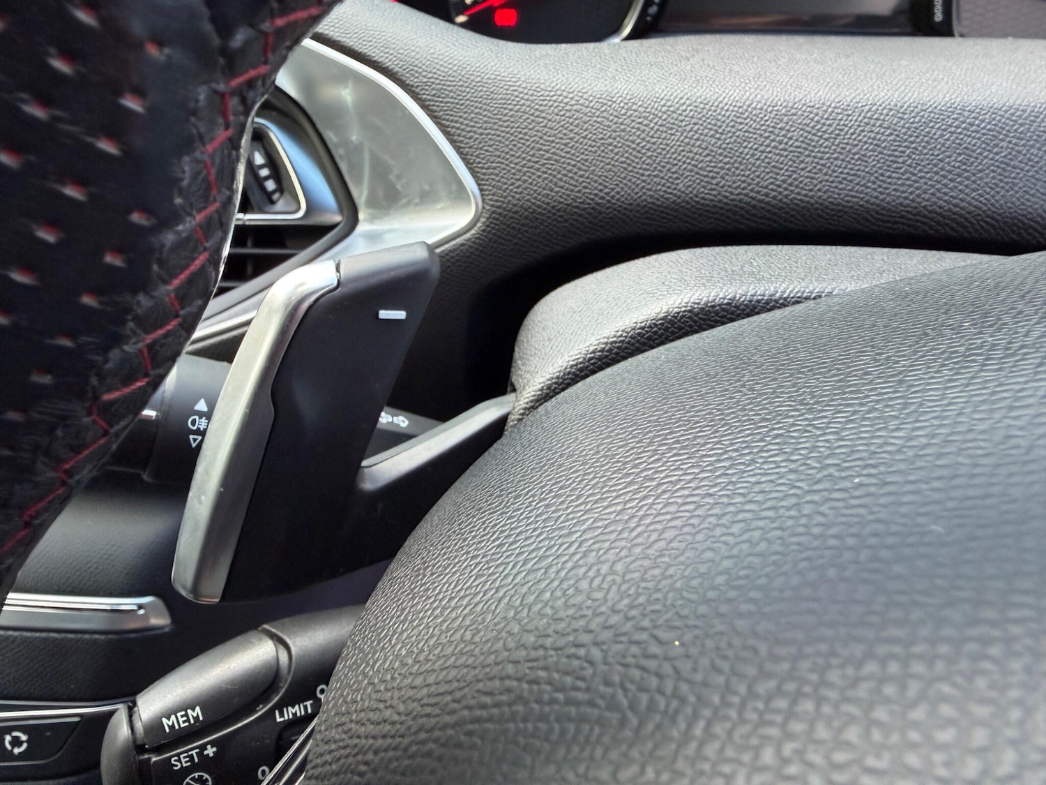 Used Peugeot 308 2015 for sale - 77456499: Photo 30