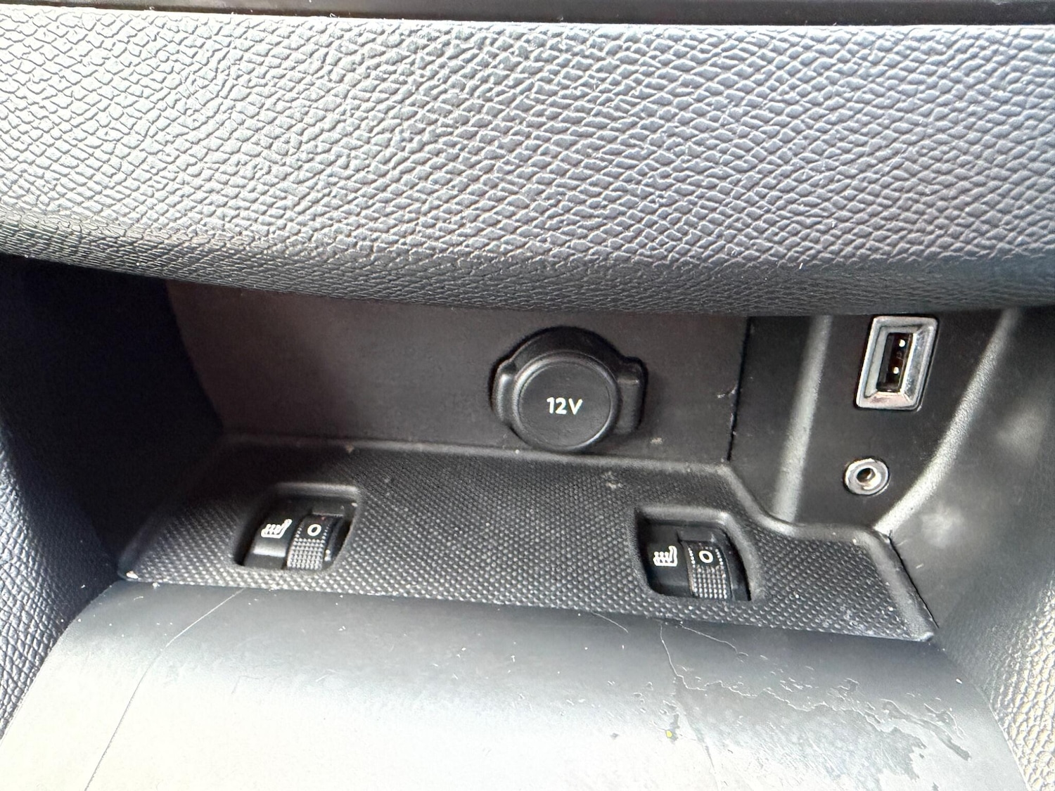 Used Peugeot 308 2015 for sale - 77456499: Photo 32