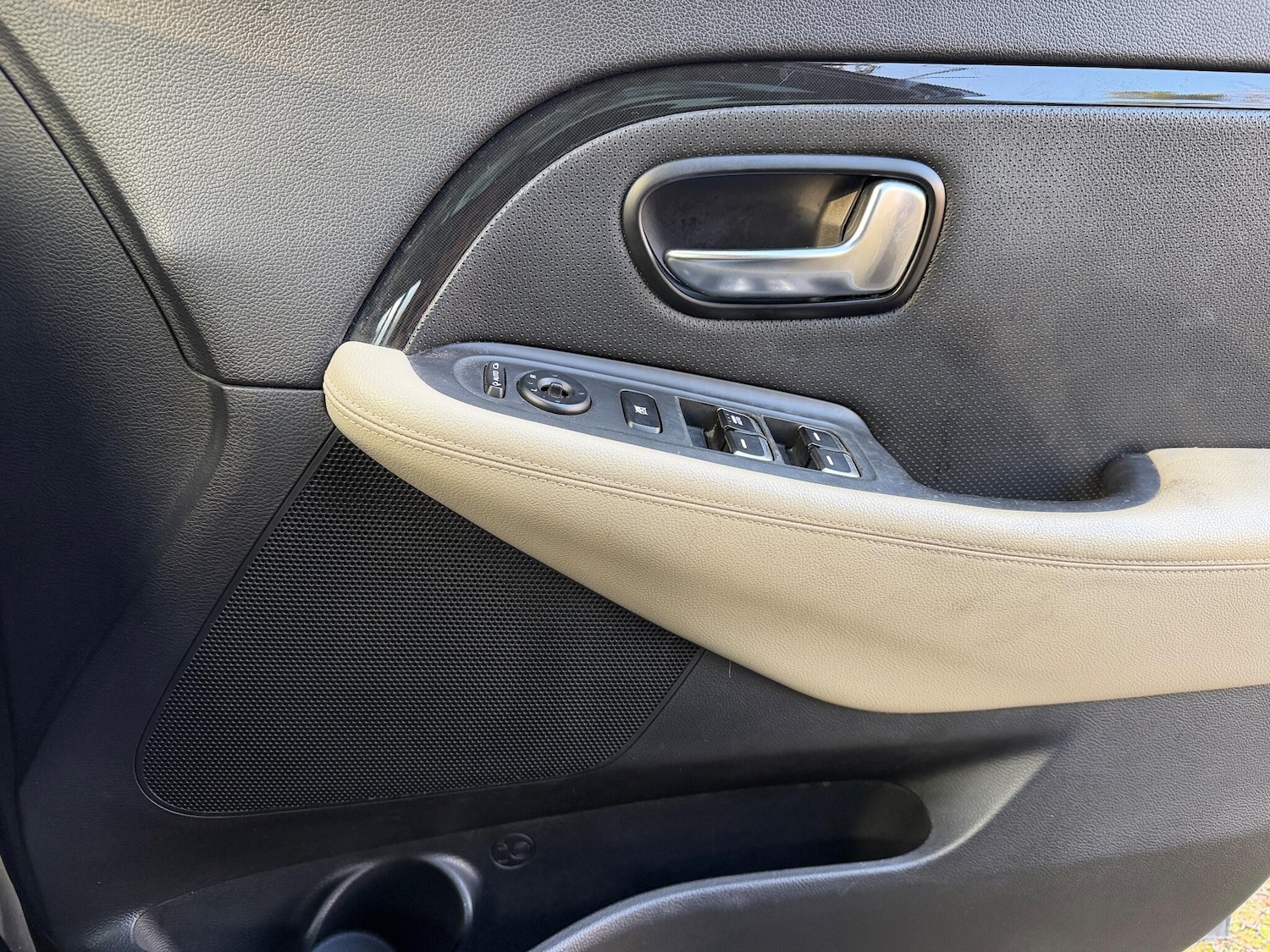 Used Kia Carens 2014 for sale - 77109074: Photo 55