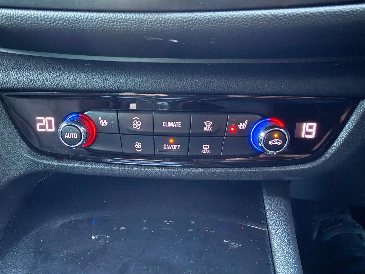 Used Vauxhall Insignia 2017 for sale - 77040841: Photo 27