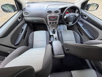 Used Ford Focus 2011 for sale - 78999396: Photo