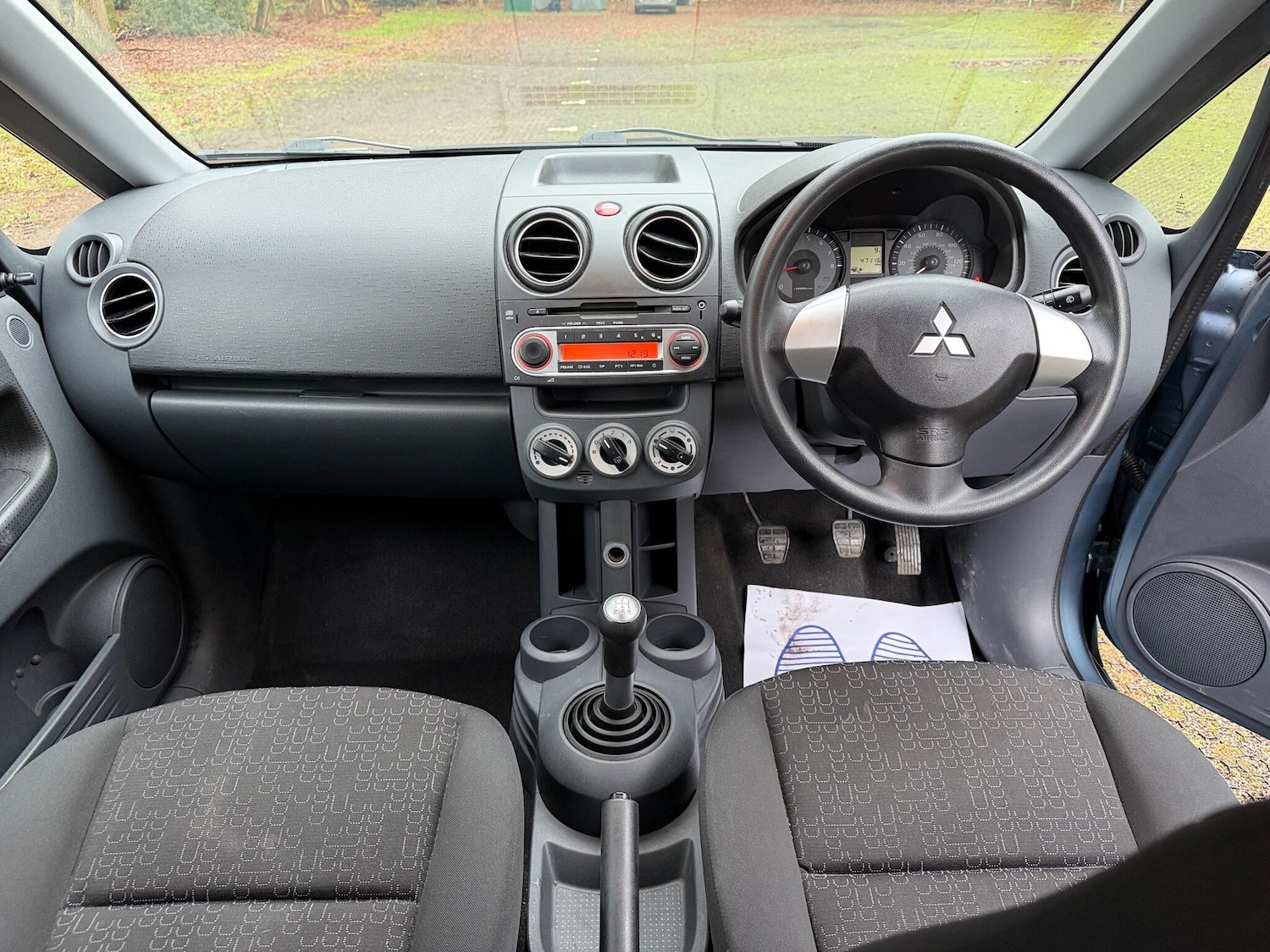 Used Mitsubishi Colt 2011 for sale - 77040146: Photo 2