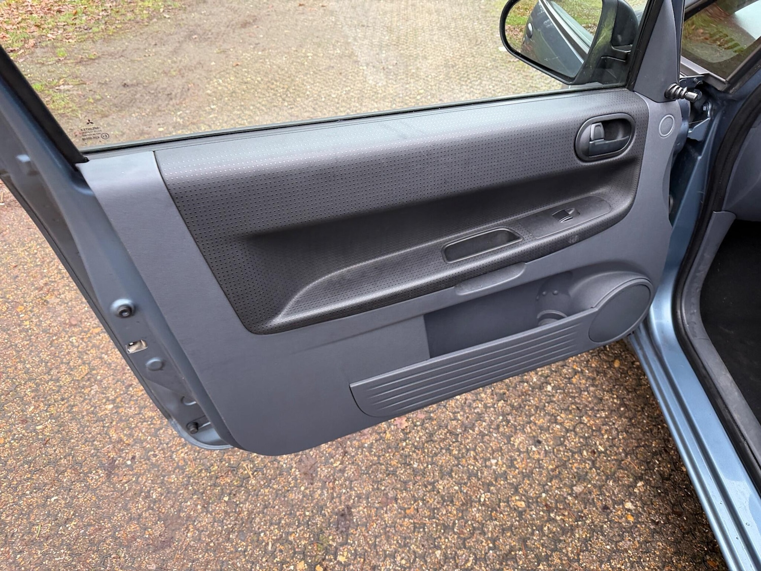 Used Mitsubishi Colt 2011 for sale - 77040146: Photo 41