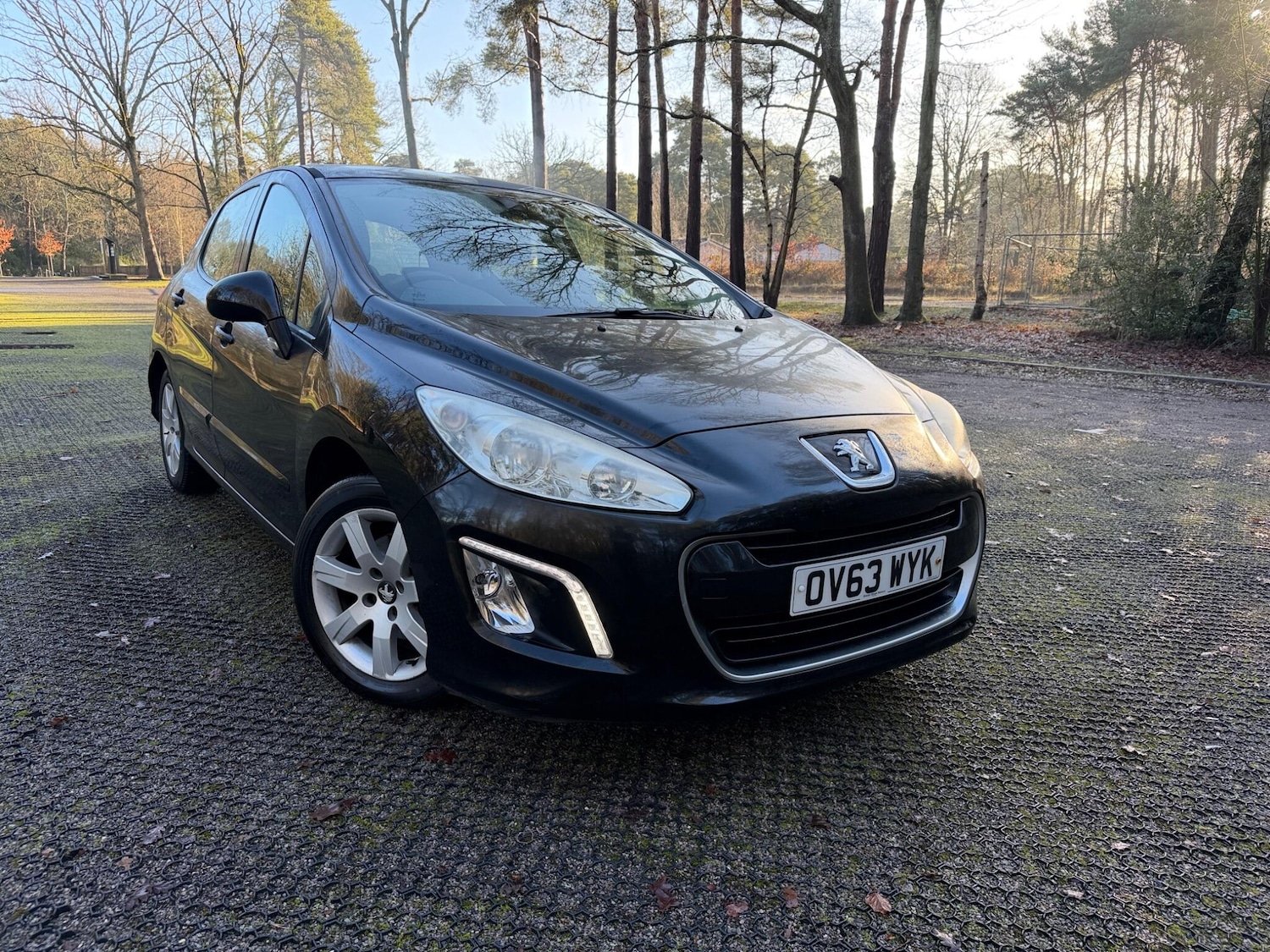 Used Peugeot 308 2013 for sale - 77229640: Photo 2