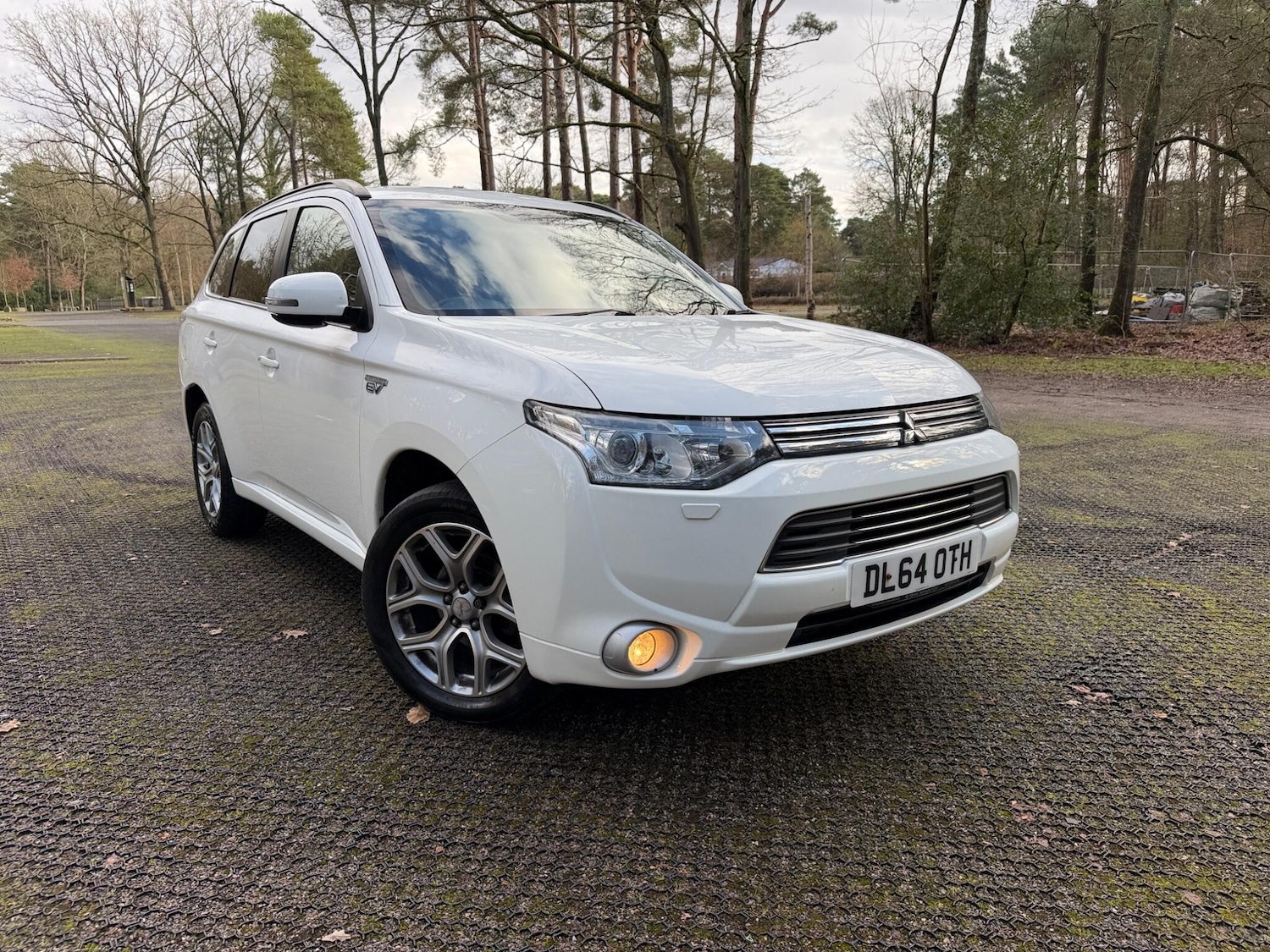 Used Mitsubishi Outlander 2015 for sale - 77456313: Photo 2