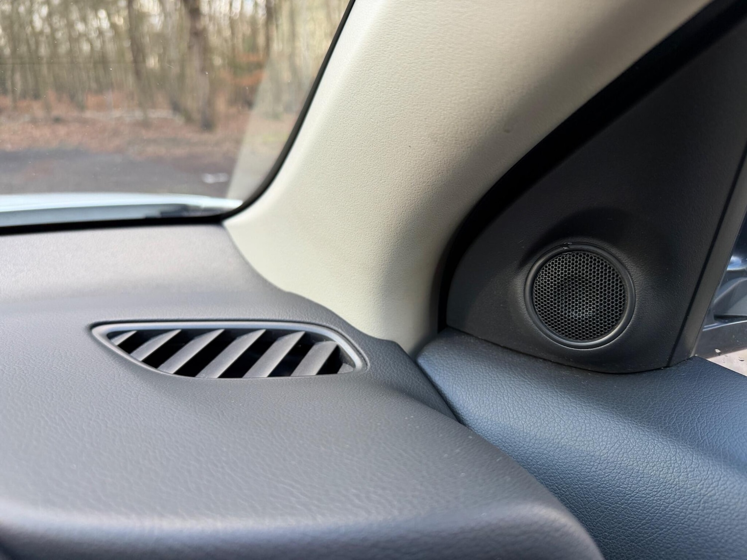 Used Mitsubishi Outlander 2015 for sale - 77456313: Photo 41