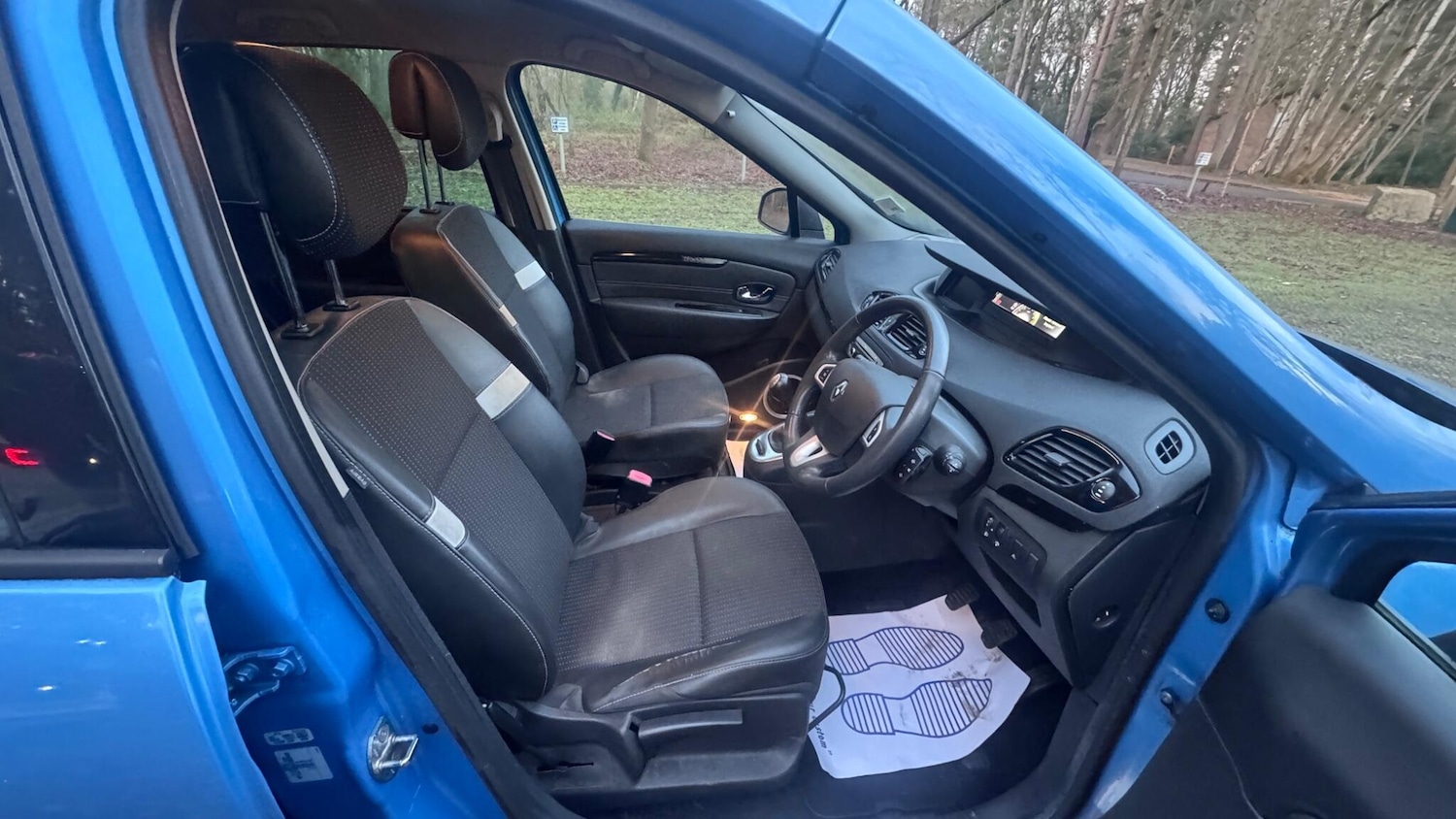 Used Renault Grand Scenic 2012 for sale - 77166711: Photo 4