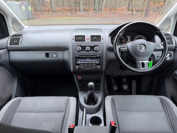 Used Volkswagen Touran 2012 for sale - 77304973: Photo