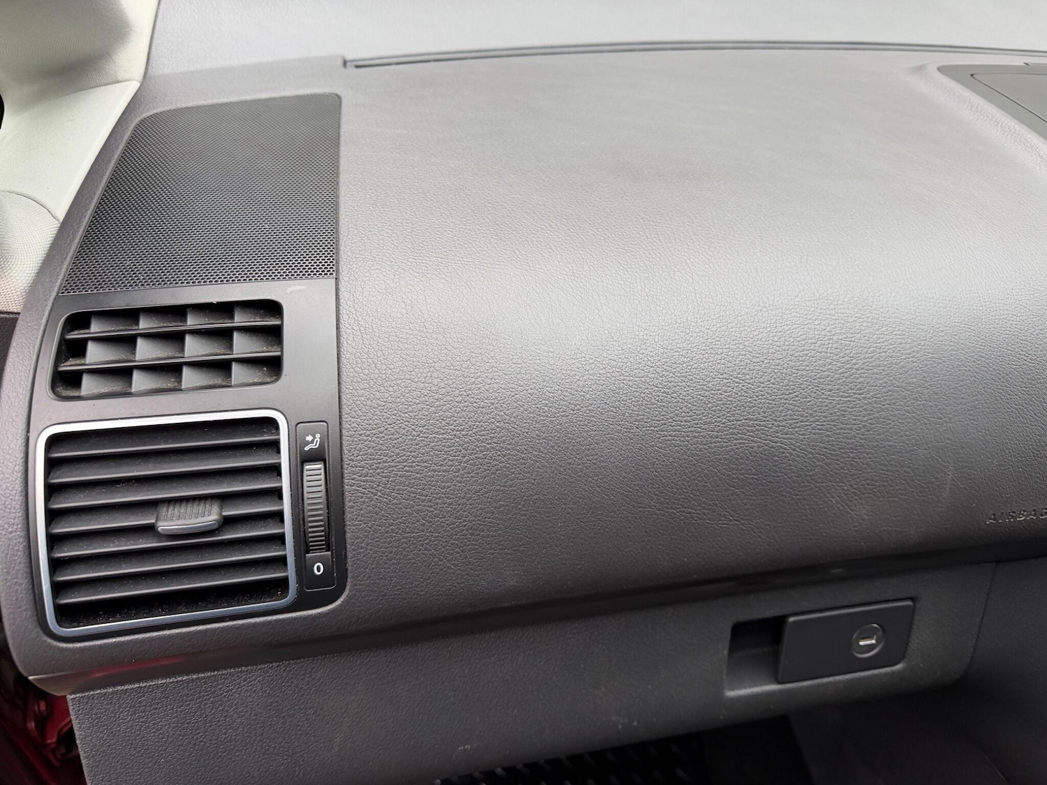 Used Volkswagen Touran 2012 for sale - 77304973: Photo 41