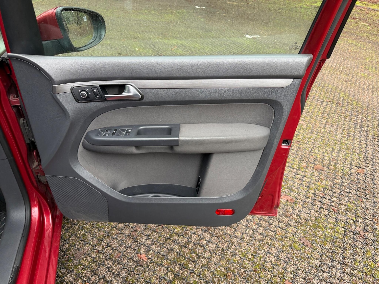 Used Volkswagen Touran 2012 for sale - 77304973: Photo 49