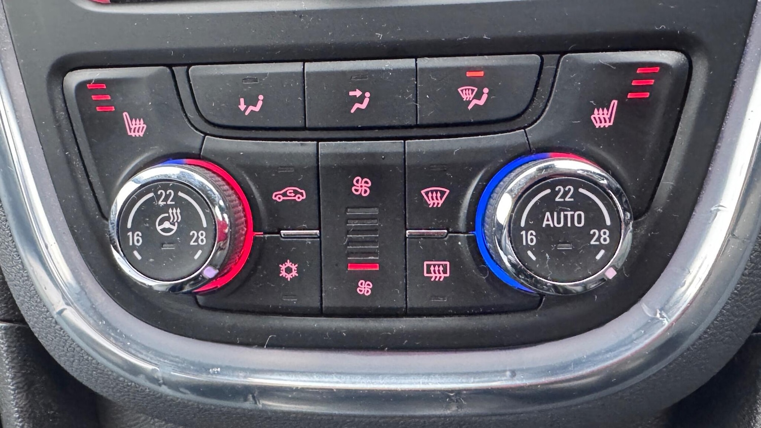 Used Vauxhall Mokka 2013 for sale - 77040787: Photo 42