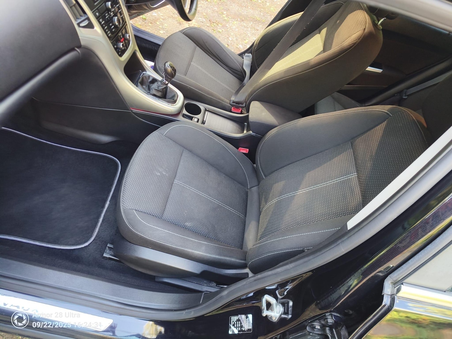 Used Vauxhall Astra 2010 for sale - 77039940: Photo 11