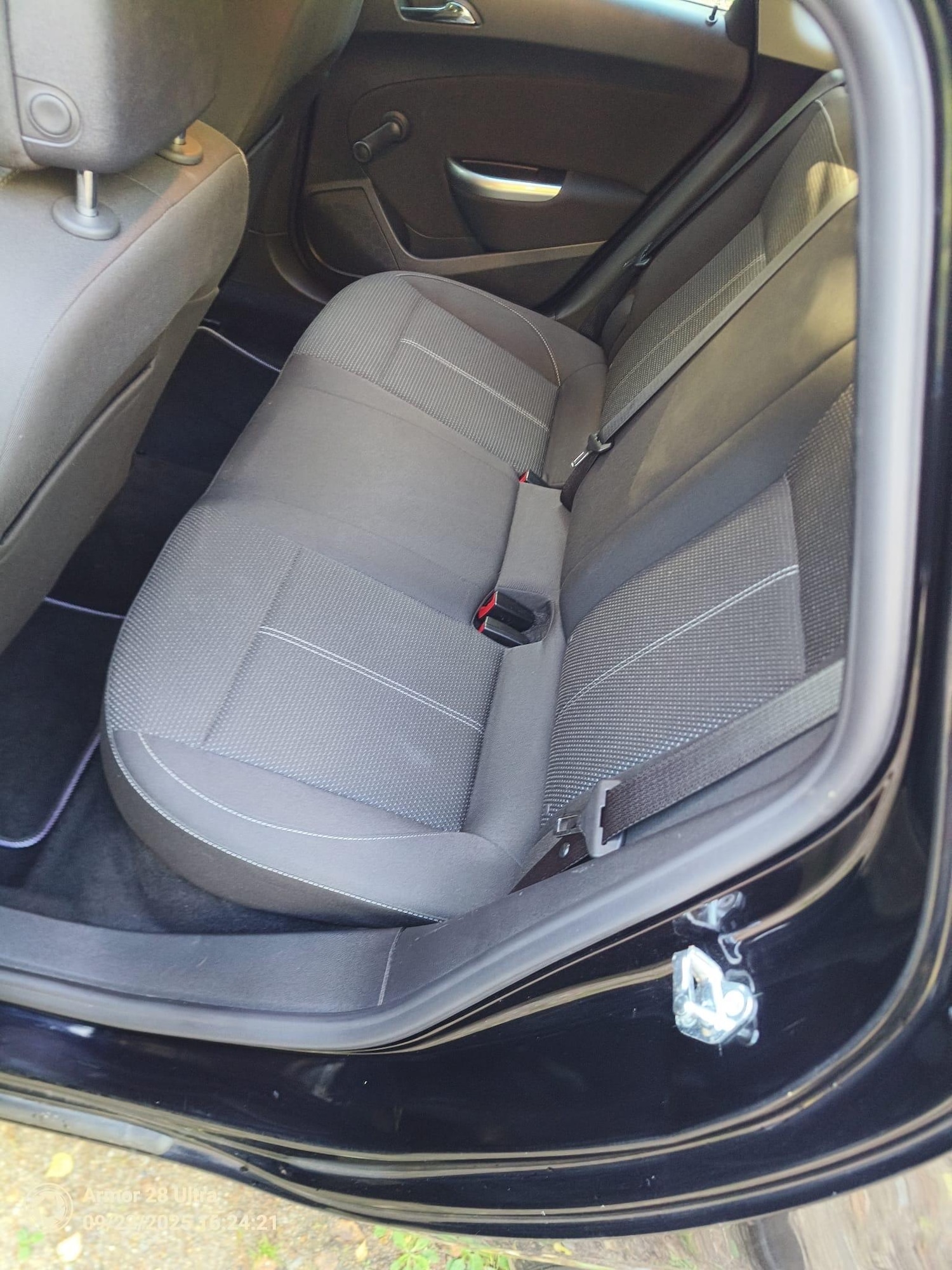 Used Vauxhall Astra 2010 for sale - 77039940: Photo 12