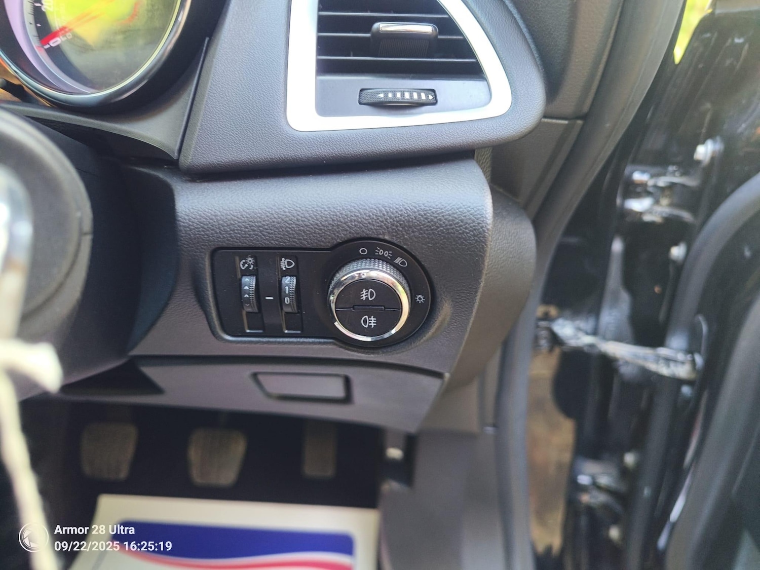 Used Vauxhall Astra 2010 for sale - 77039940: Photo 17