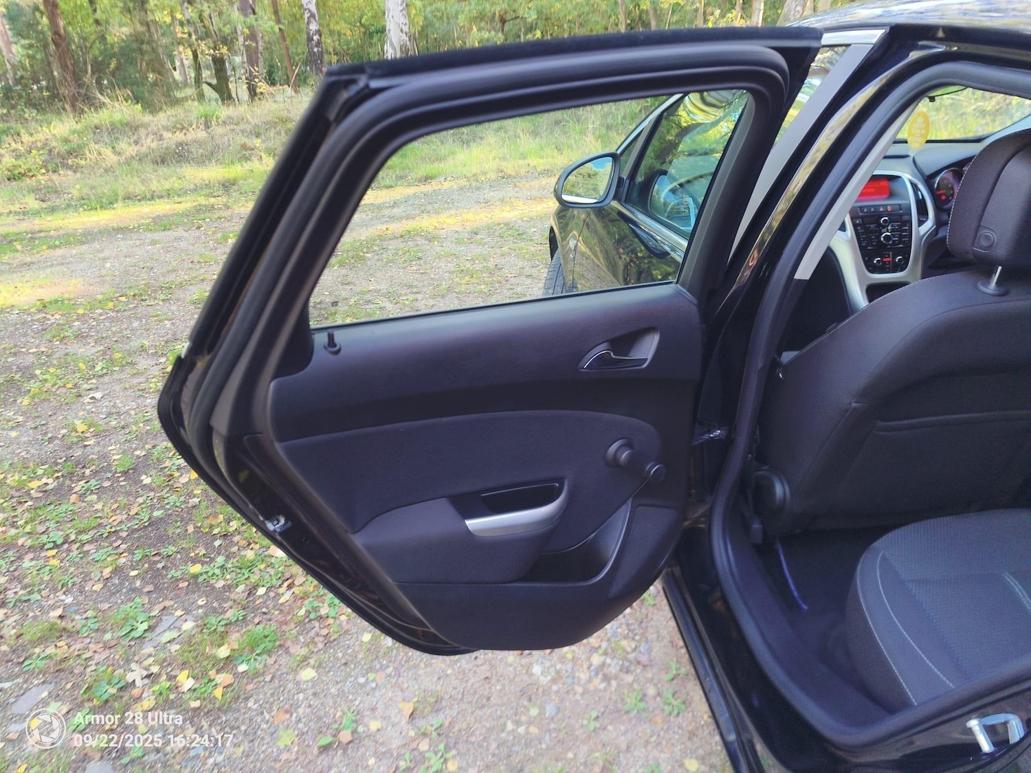 Used Vauxhall Astra 2010 for sale - 77039940: Photo 23