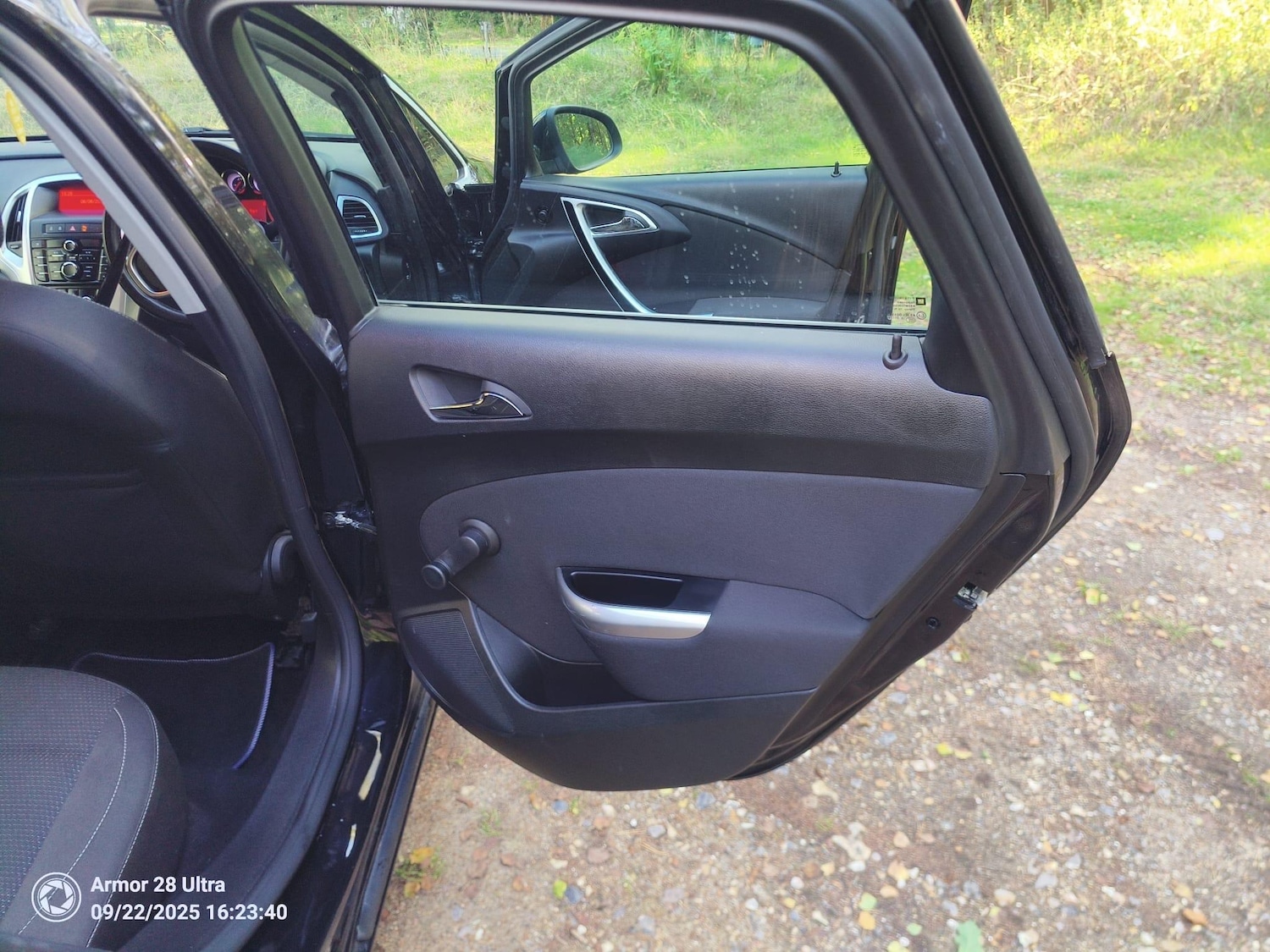 Used Vauxhall Astra 2010 for sale - 77039940: Photo 24