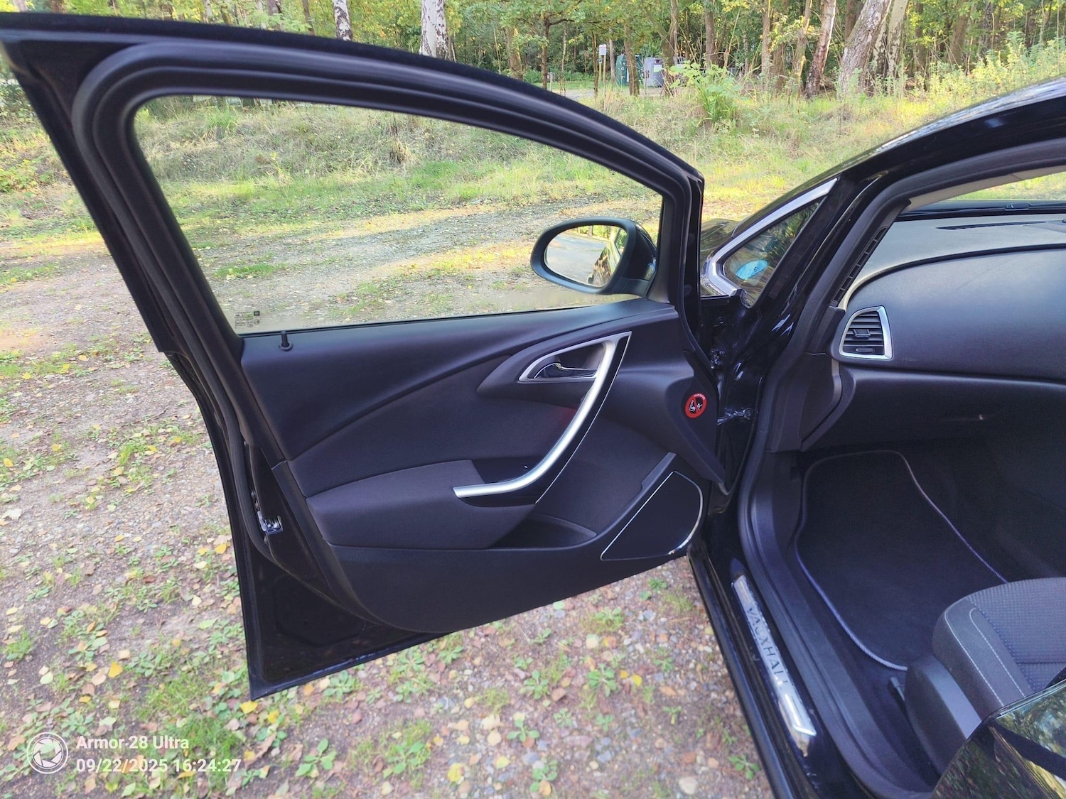 Used Vauxhall Astra 2010 for sale - 77039940: Photo 28