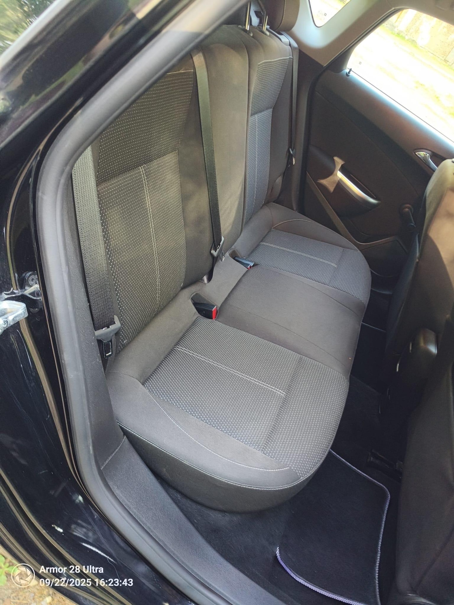 Used Vauxhall Astra 2010 for sale - 77039940: Photo 3