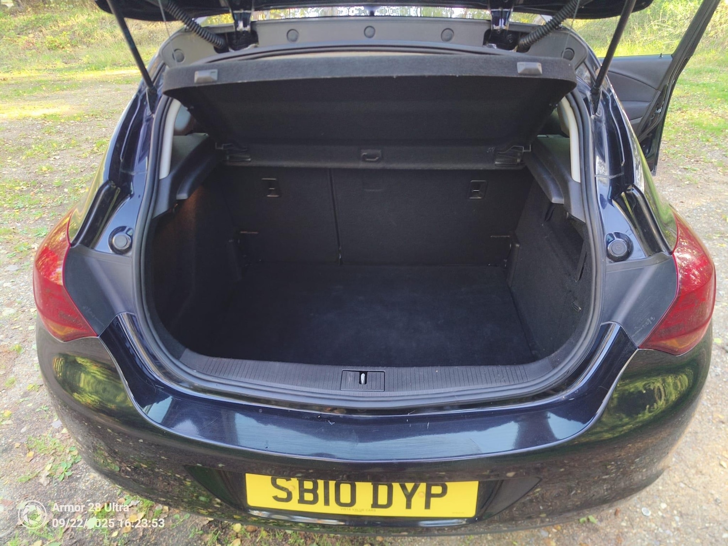 Used Vauxhall Astra 2010 for sale - 77039940: Photo 31