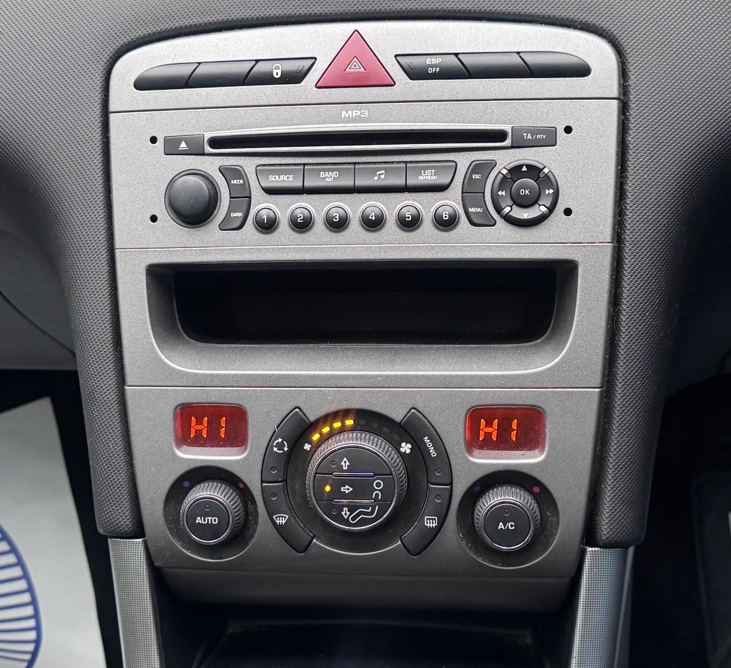 Used Peugeot 308 2008 for sale - 77040460: Photo 39