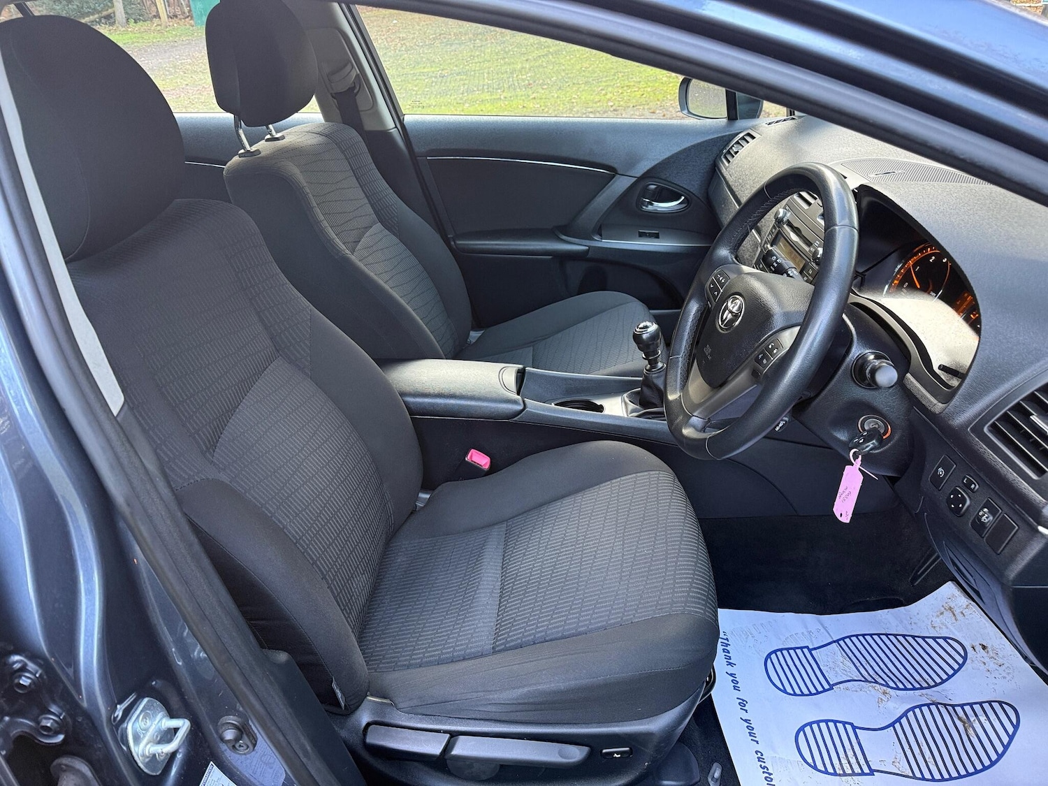 Used Toyota Avensis 2009 for sale - 77040345: Photo 17