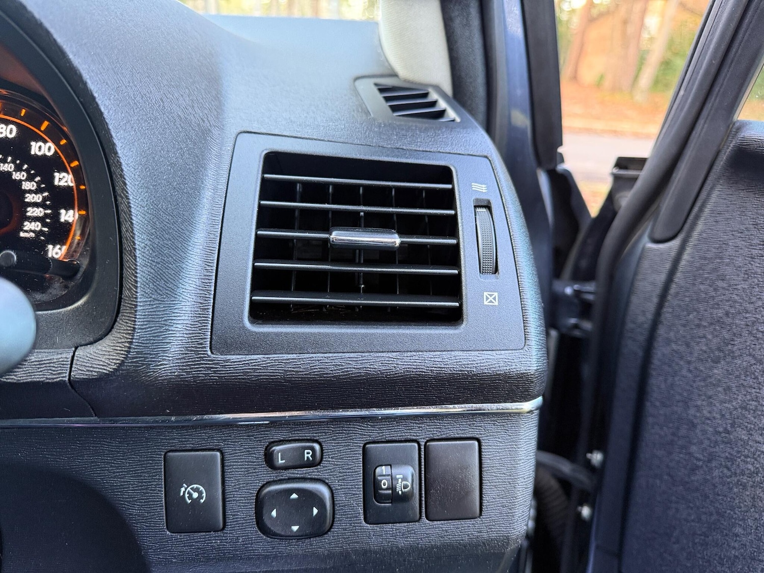 Used Toyota Avensis 2009 for sale - 77040345: Photo 40