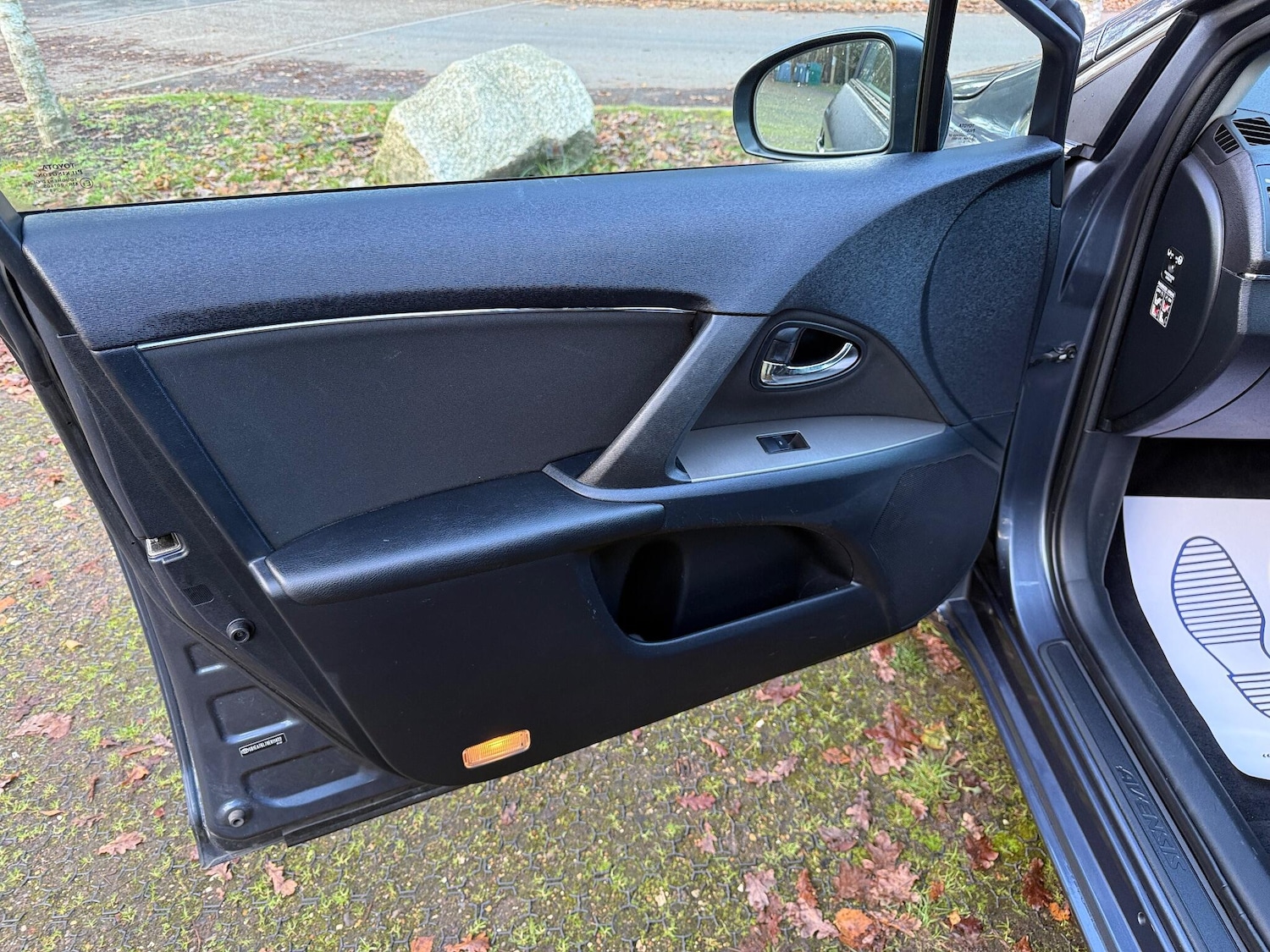 Used Toyota Avensis 2009 for sale - 77040345: Photo 46