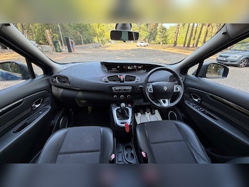 Used Renault Grand Scenic 2012 for sale - 79374197: Photo