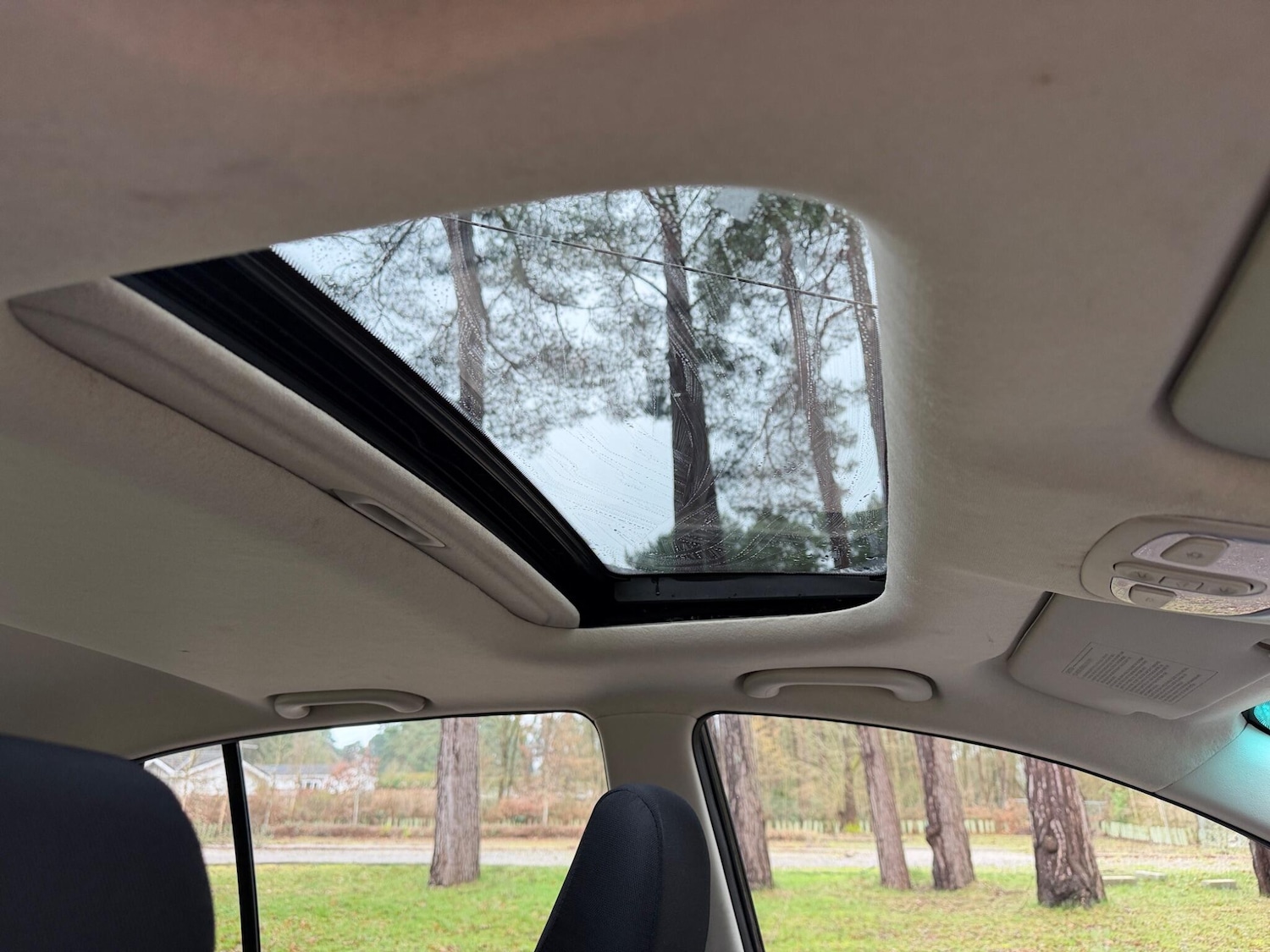 Used Hyundai i10 2011 for sale - 77612406: Photo 28